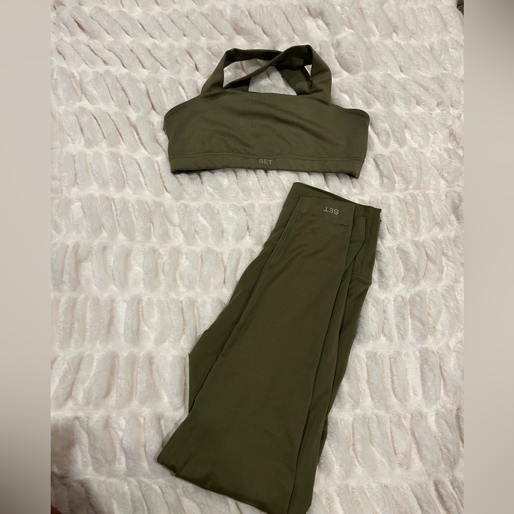 COPY - Set active set// perfect condition just no longer fits